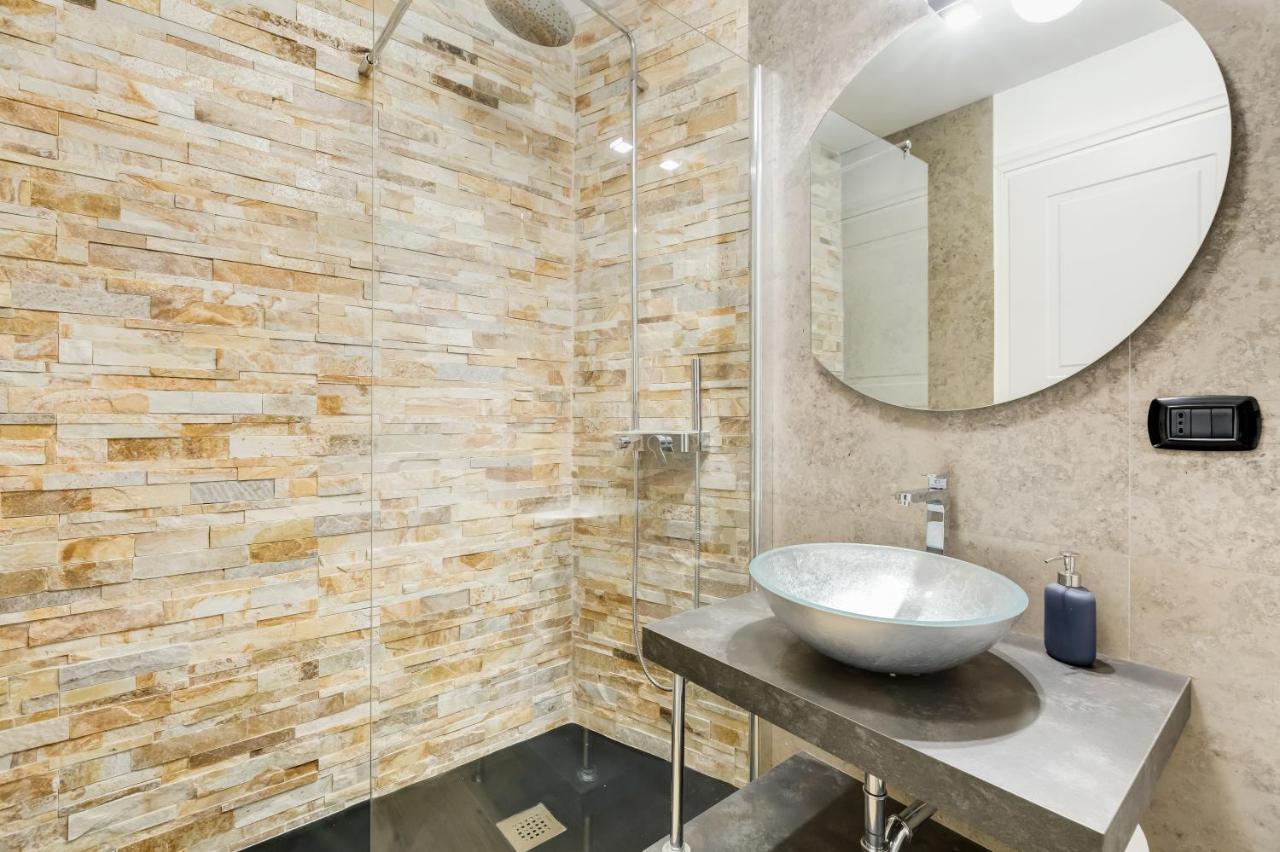 Bmga L Glam Industrial 3-Bed Apartment In Termini Roma Esterno foto